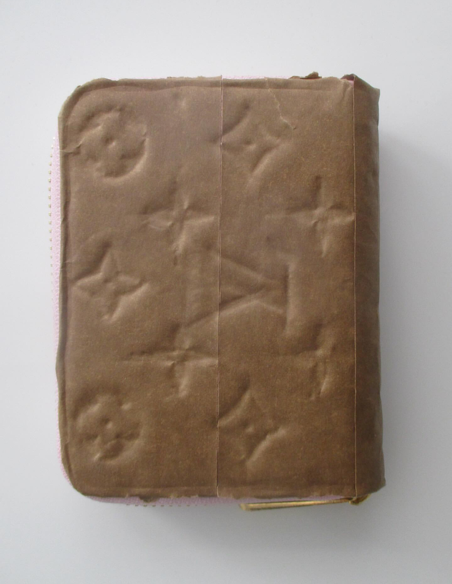LOUIS VUITTON No.5 Monogram Zippy Wallet